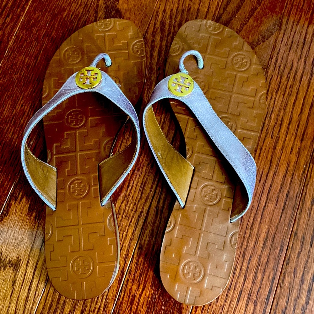 Tory Burch Thora Metallic Leather Sandals. 7M